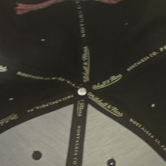 Mitchell & Ness Black Cap with Red Logo - Picture 6 of 6